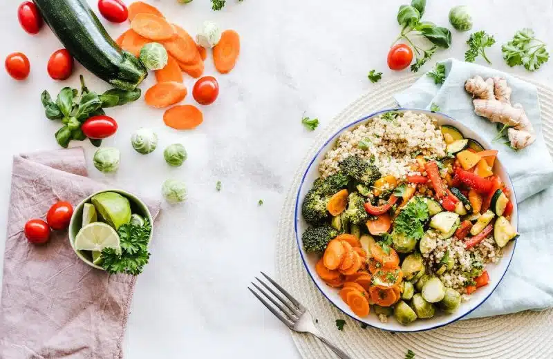 Remplacer les ingrédients gras par des alternatives légères : astuces culinaires pour une alimentation saine