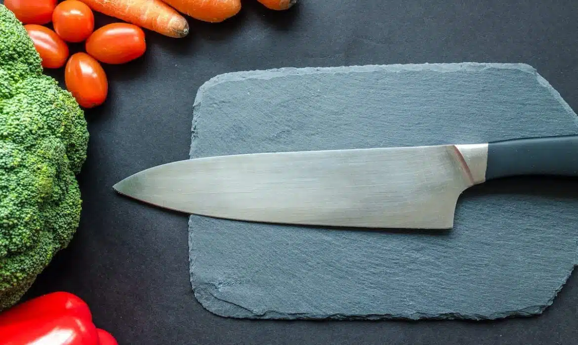Découvrez les usages spécifiques des diverses lames de couteaux de cuisine