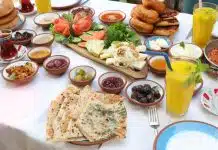 Les secrets pour un brunch maison réussi et savoureux