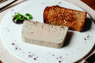 Foie gras : DLC, DLUO, conservation… Comment ne pas gaspiller (ni prendre de risques) ?